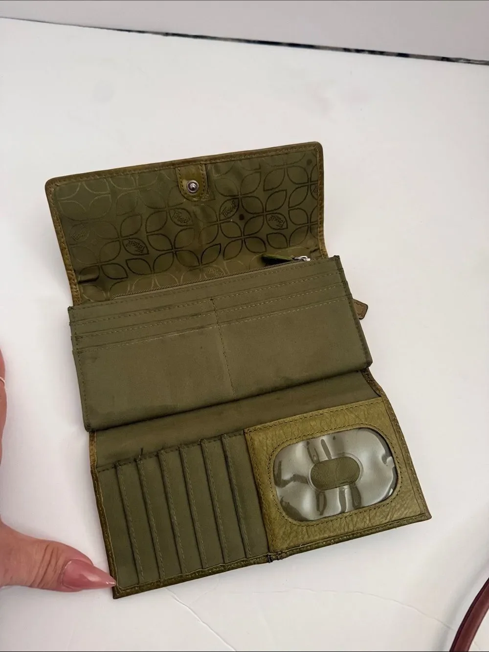 Fossil Olive Green Leather Fold Wallet with Metal Keyhole Plaque